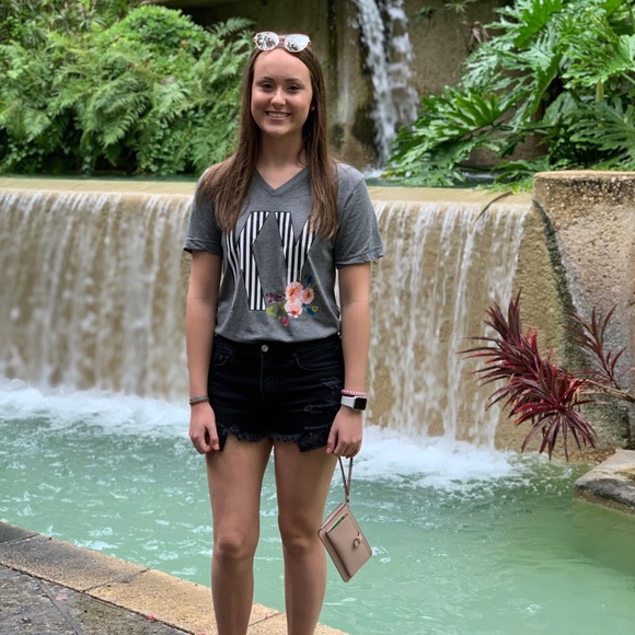 Meet the Posher - Picture 3 of 3